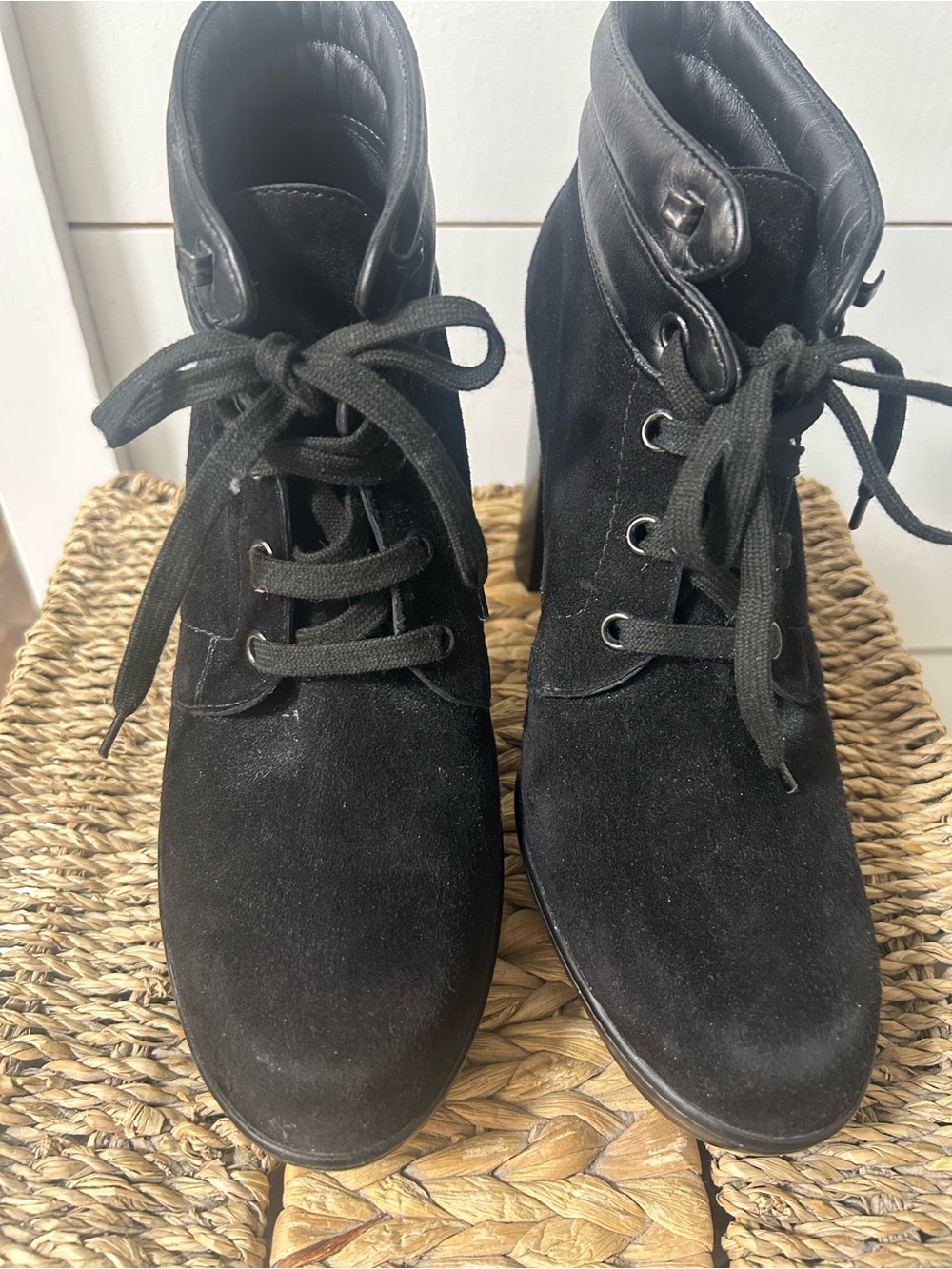 TOD’S suede and leather 4” lace up ankle boots. Size 40(9.5-10). New??